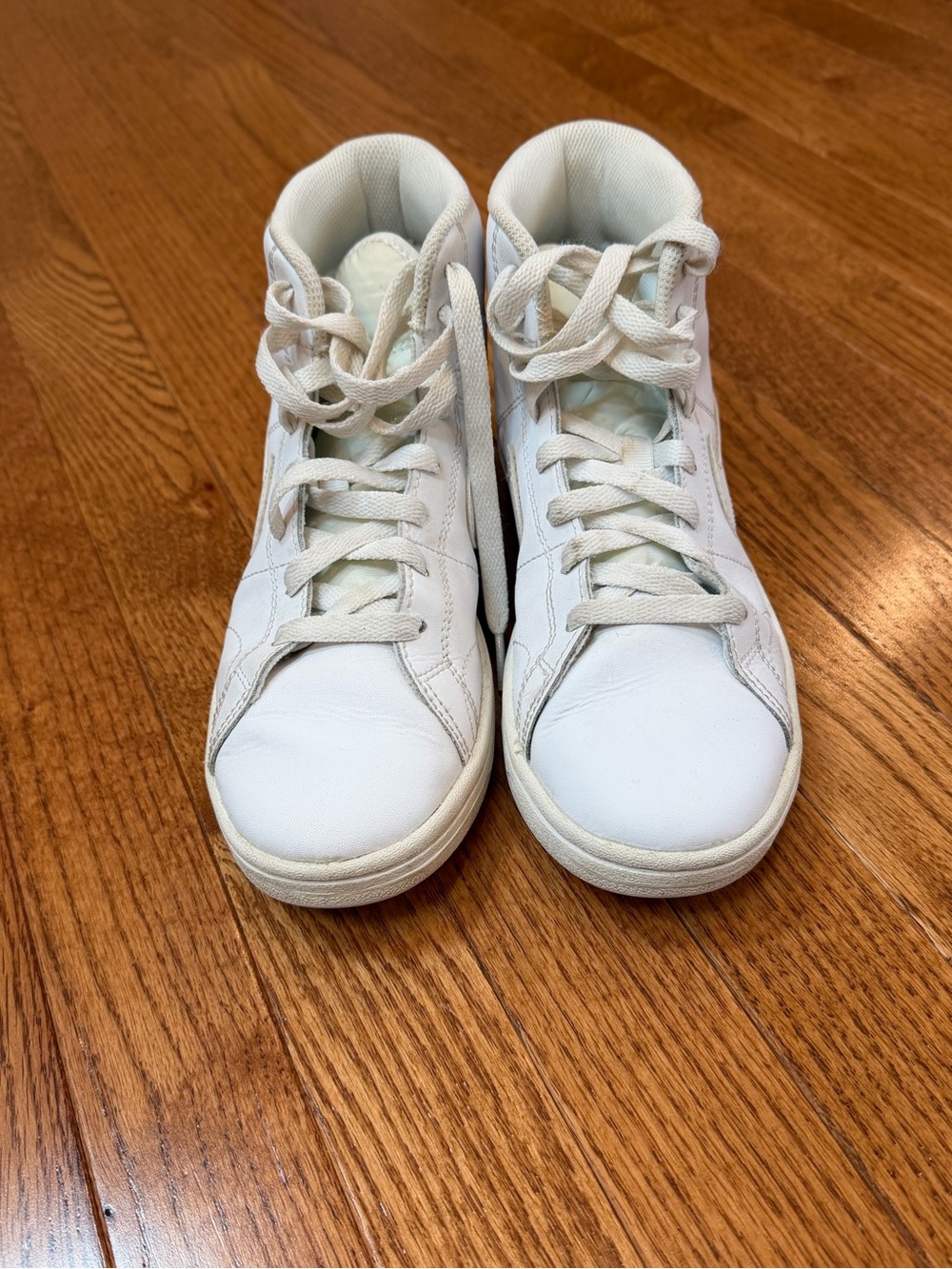 Nike Women’s Size 8 High-Top Sneakers in White - Picture 3 of 9
